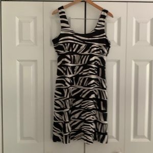 Stunning sleeveless ruffled Tango Mango dress size L